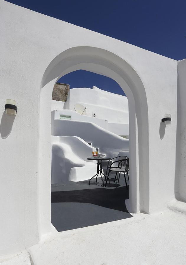 Church And Cave - Santorini Private Residences ميساريا المظهر الخارجي الصورة